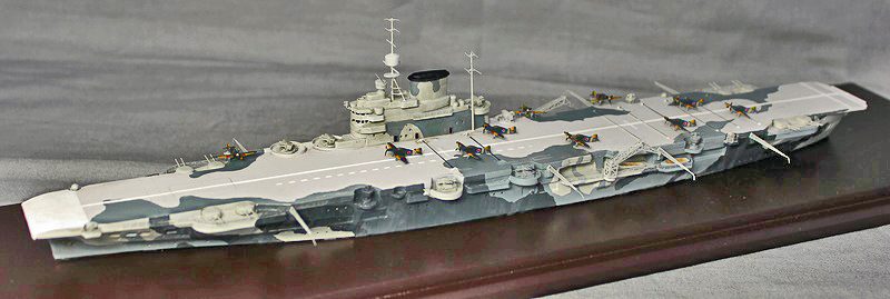 モデルファクトリーハイギヤードで製作した、キット未発売の作品例。1/700イギリス海軍航空母艦『インドミタブル』。